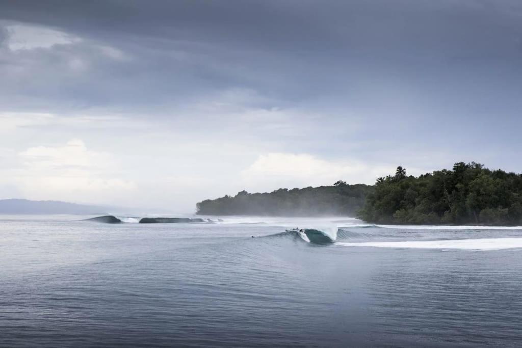 Pinang Island - Private Island Sea View Bungalows Singkil  Exteriör bild