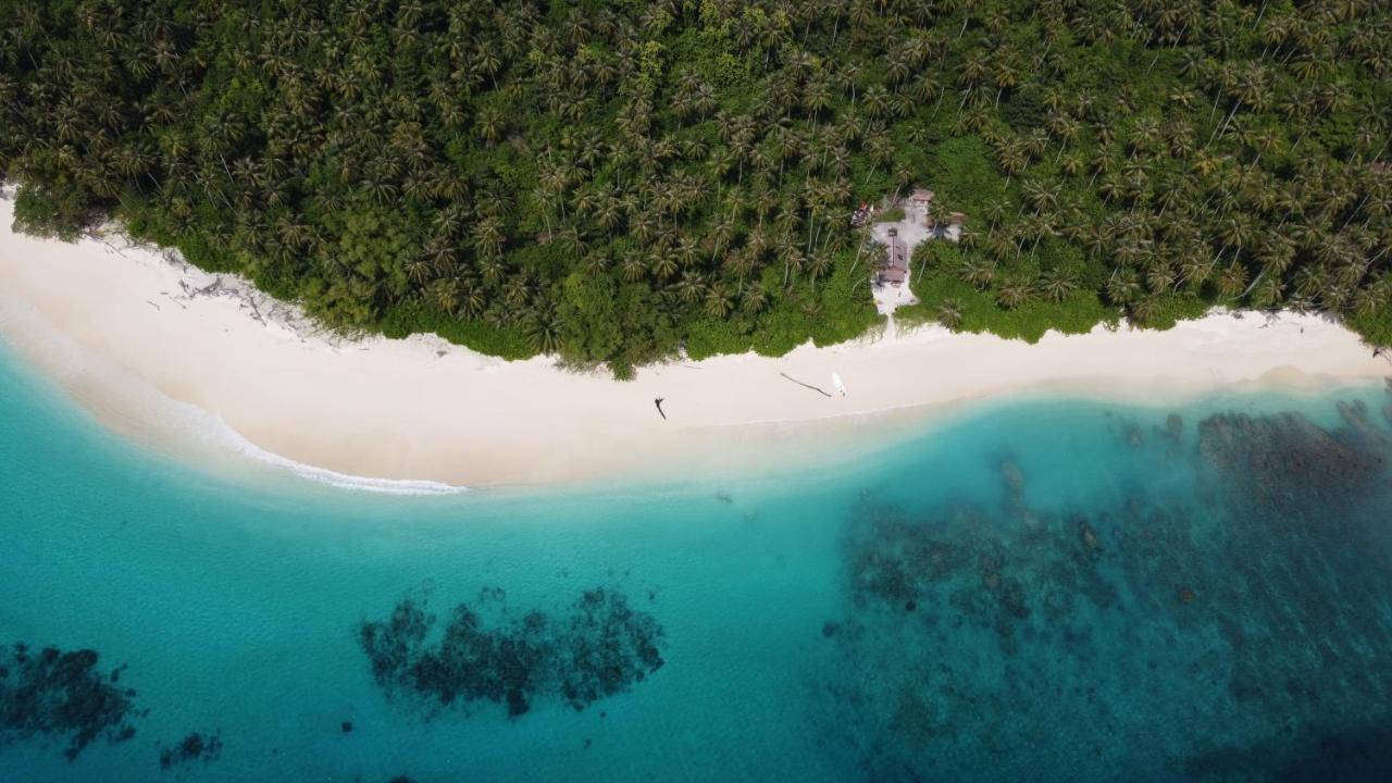 Pinang Island - Private Island Sea View Bungalows Singkil  Exteriör bild