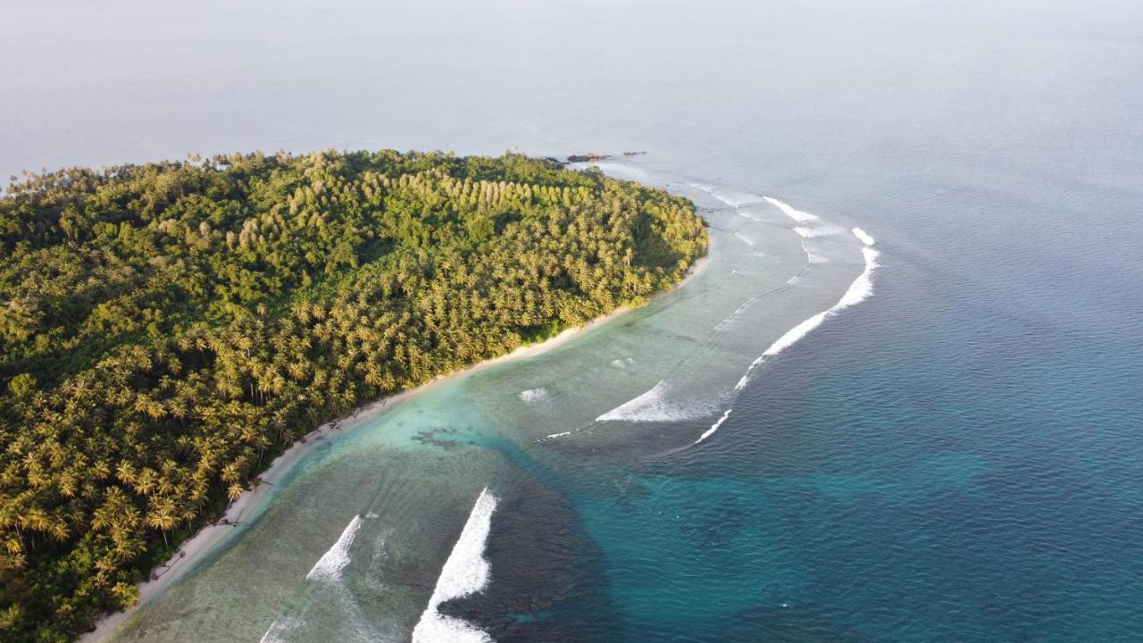 Pinang Island - Private Island Sea View Bungalows Singkil  Exteriör bild