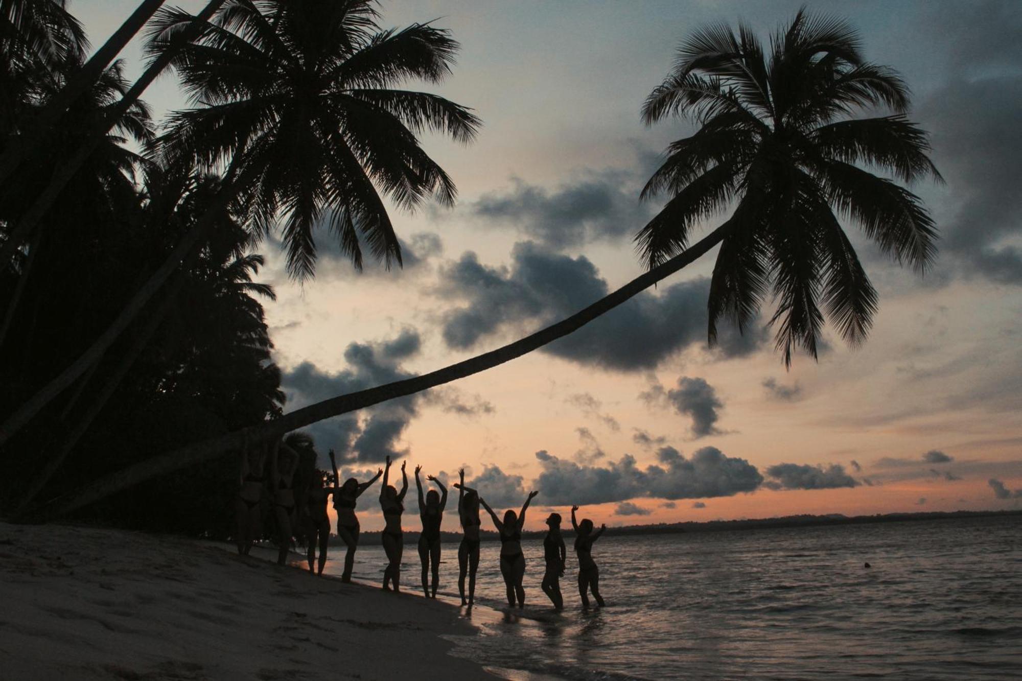 Pinang Island - Private Island Sea View Bungalows Singkil  Exteriör bild