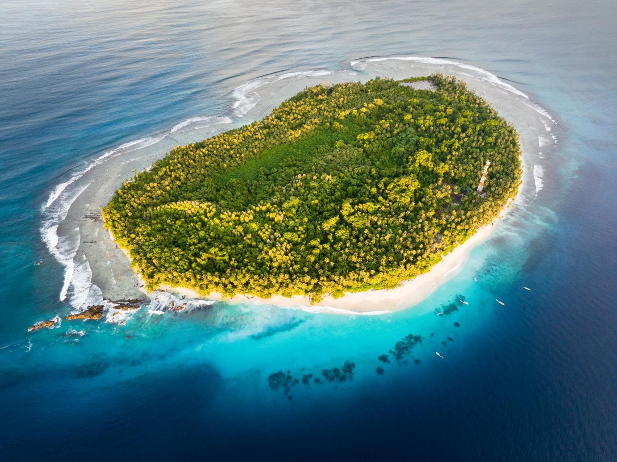 Pinang Island - Private Island Sea View Bungalows Singkil  Exteriör bild