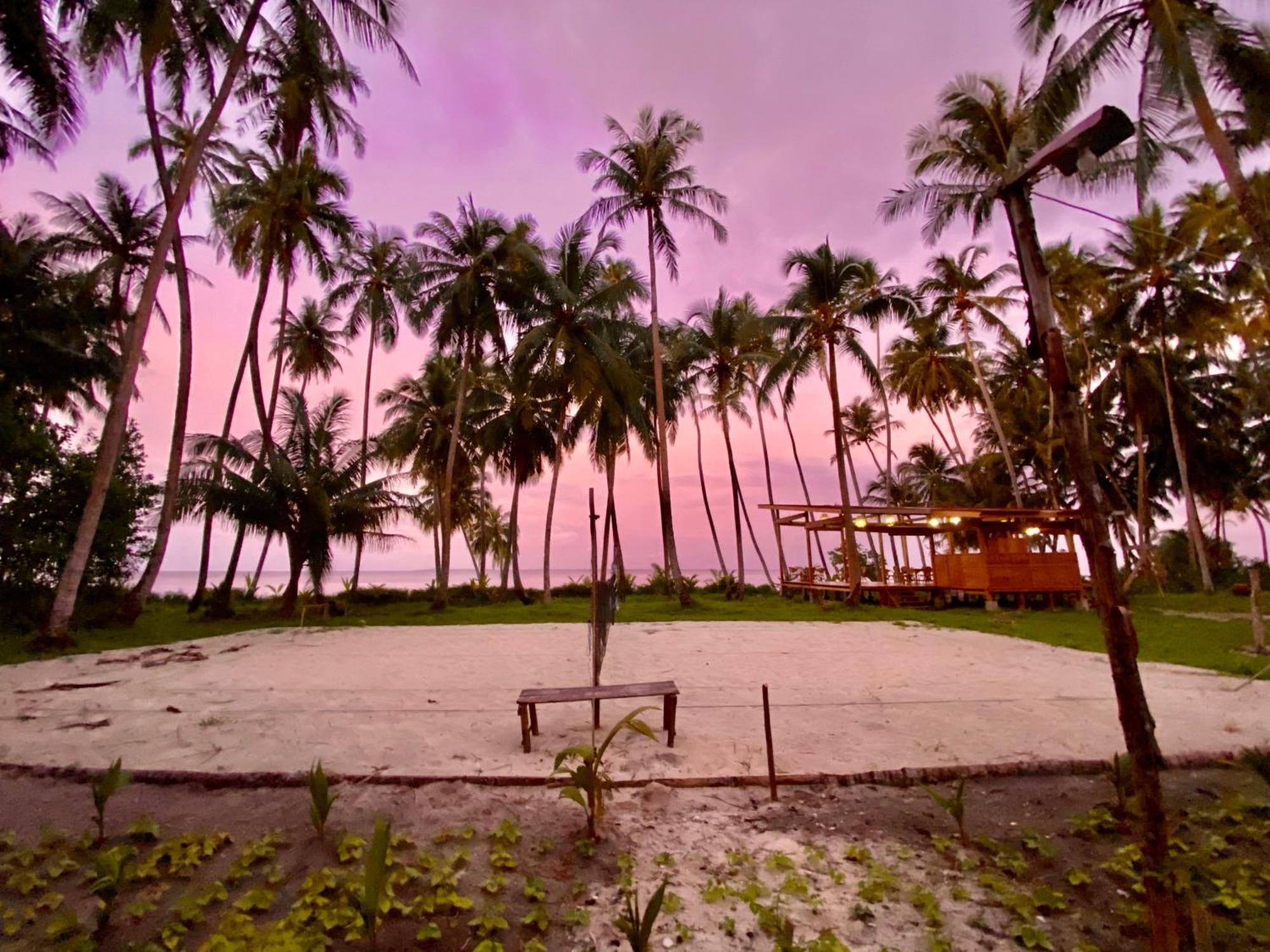 Pinang Island - Private Island Sea View Bungalows Singkil  Exteriör bild