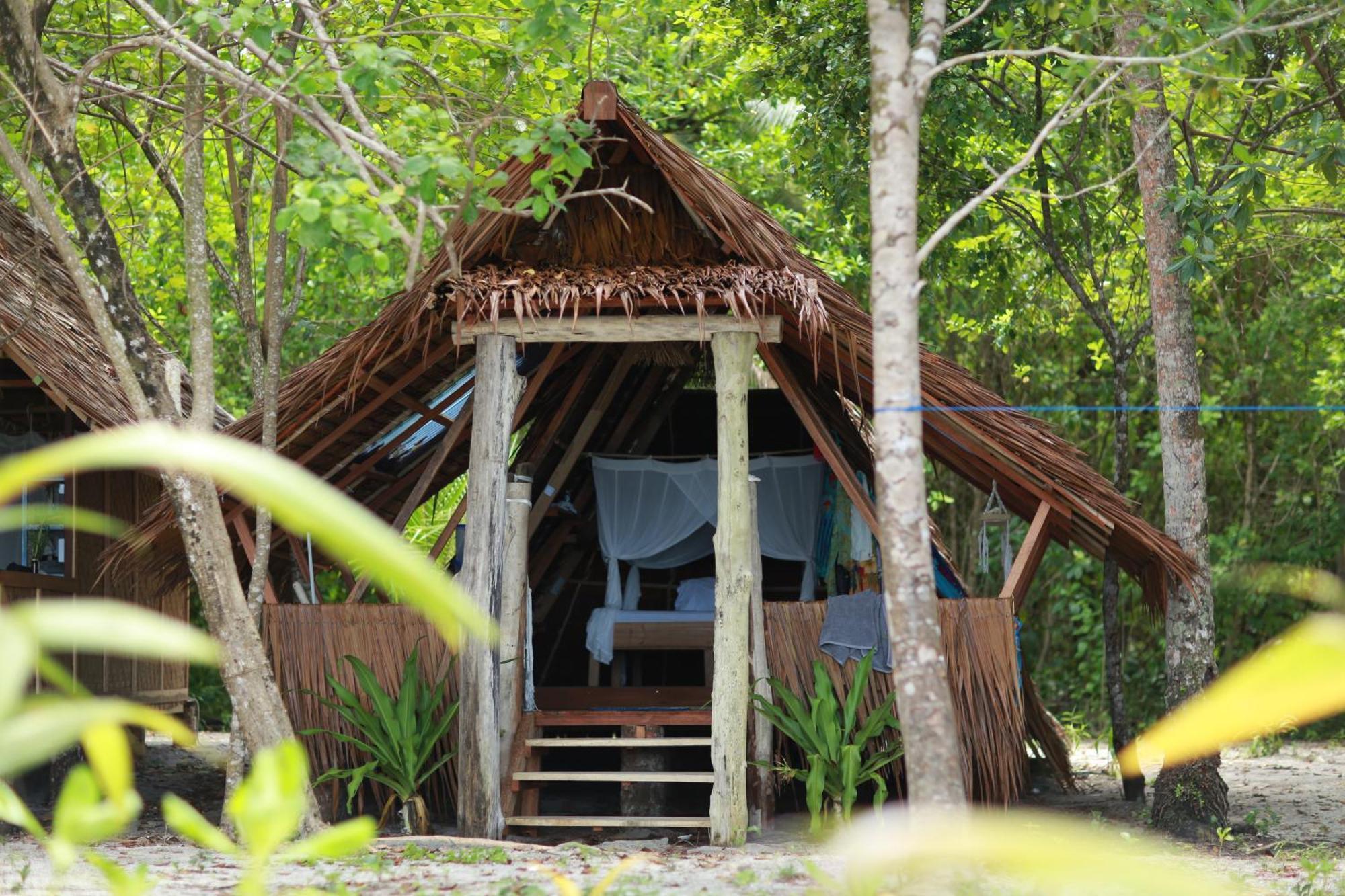 Pinang Island - Private Island Sea View Bungalows Singkil  Exteriör bild