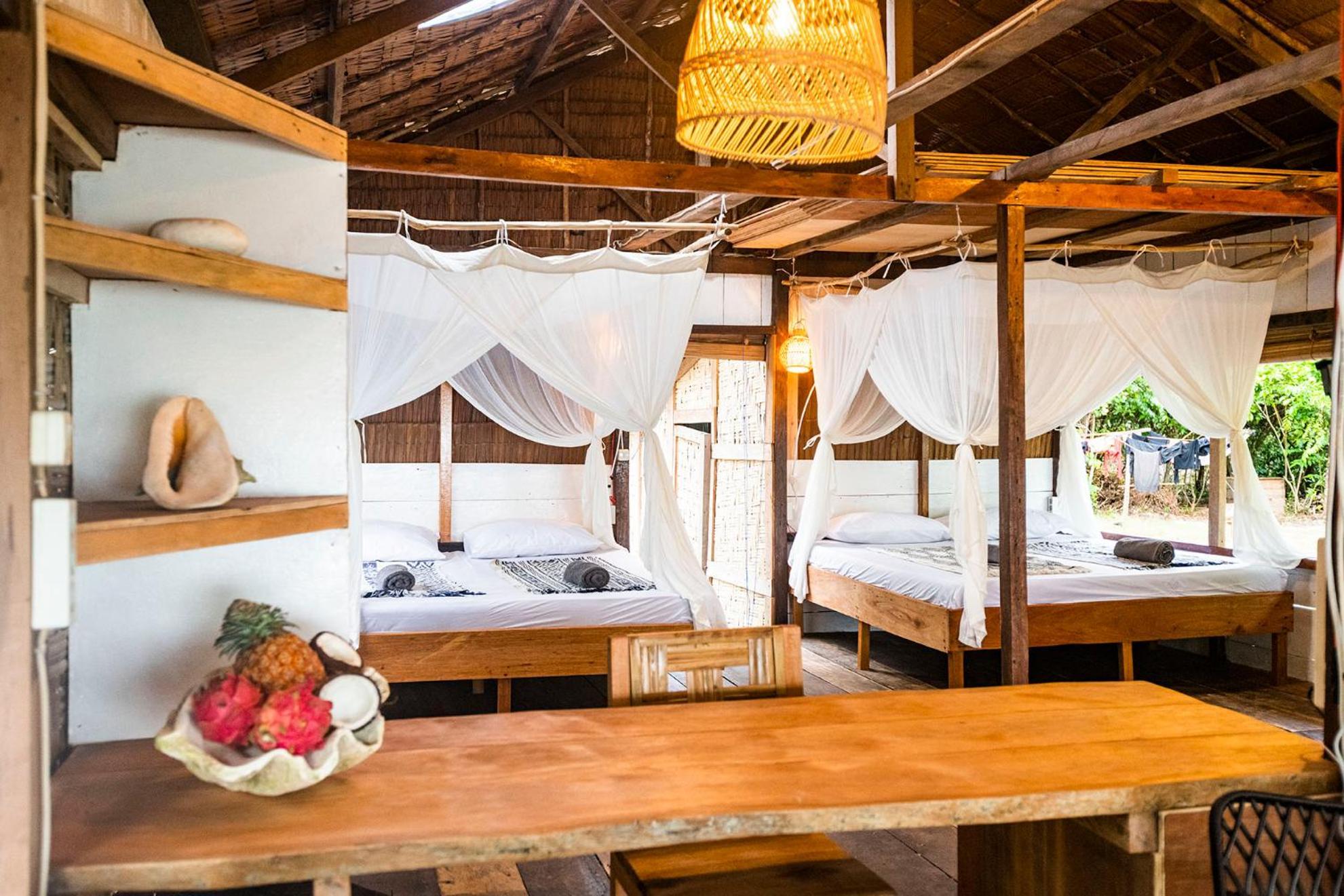 Pinang Island - Private Island Sea View Bungalows Singkil  Rum bild
