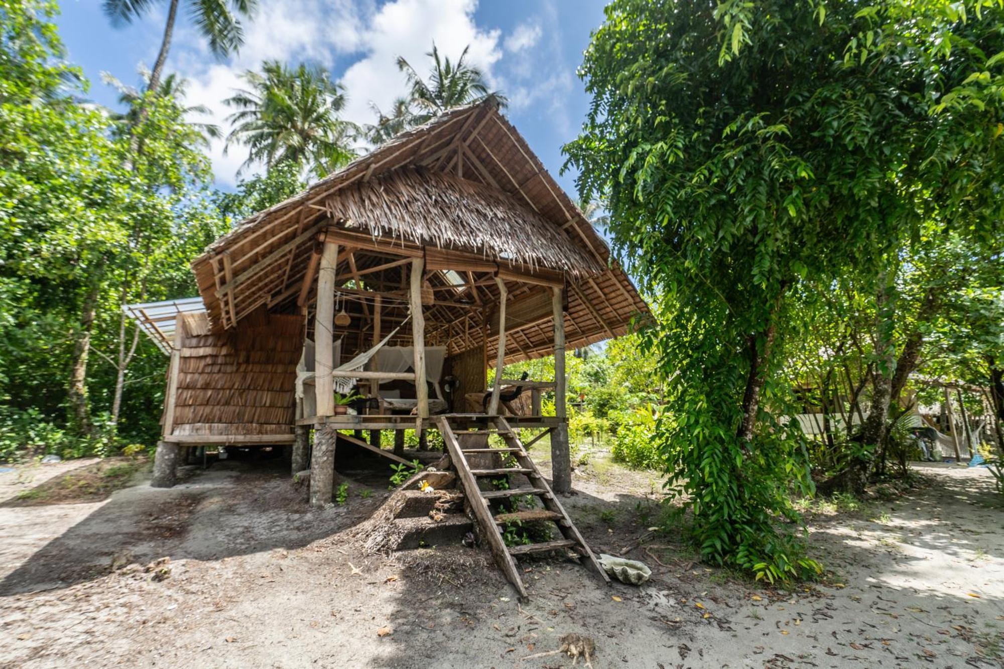 Pinang Island - Private Island Sea View Bungalows Singkil  Exteriör bild