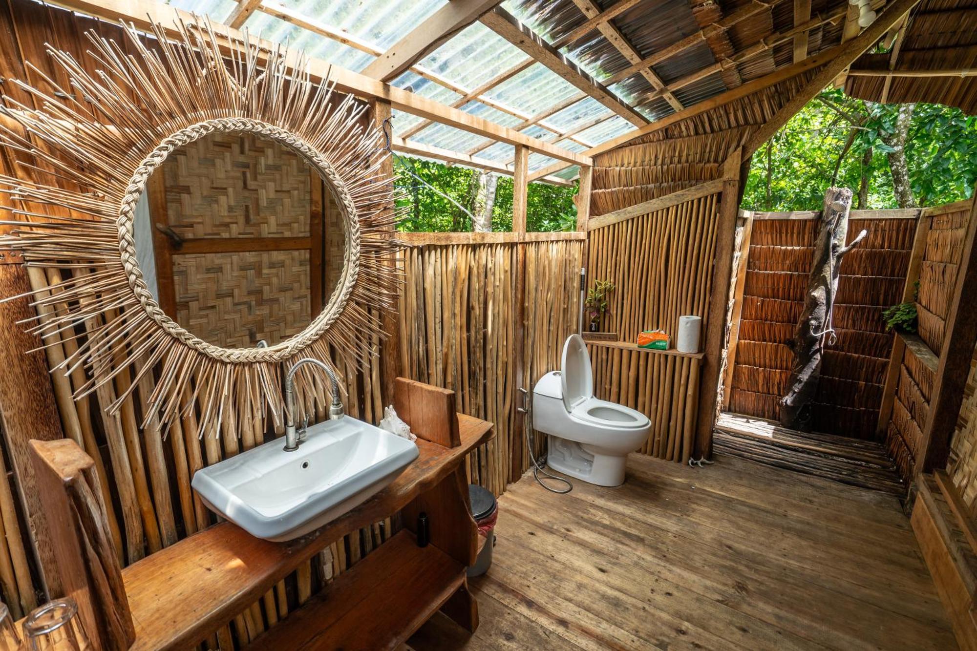 Pinang Island - Private Island Sea View Bungalows Singkil  Exteriör bild