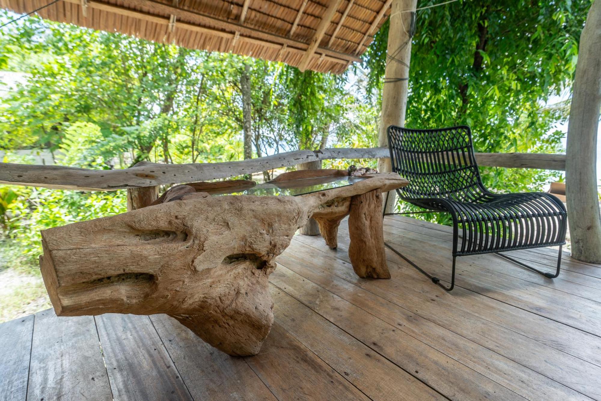 Pinang Island - Private Island Sea View Bungalows Singkil  Rum bild